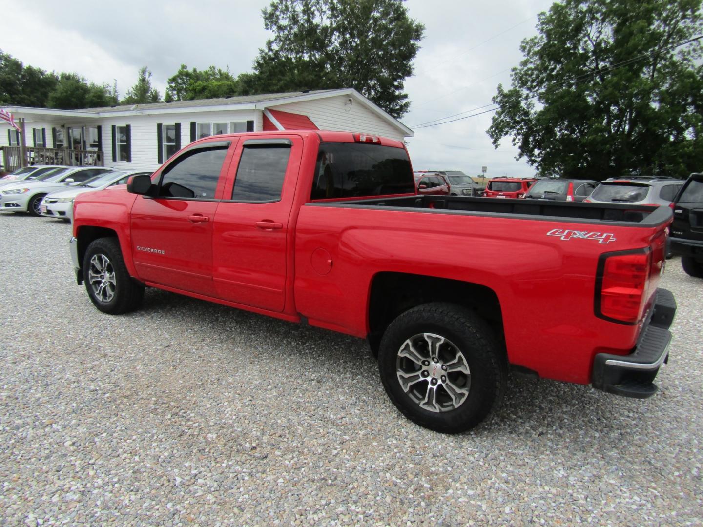 2017 Red /Gray Chevrolet Silverado 1500 LT Double Cab 4WD (1GCVKREC9HZ) with an 5.3L V8 OHV 16V engine, Automatic transmission, located at 15016 S Hwy 231, Midland City, AL, 36350, (334) 983-3001, 31.306210, -85.495277 - Photo#5